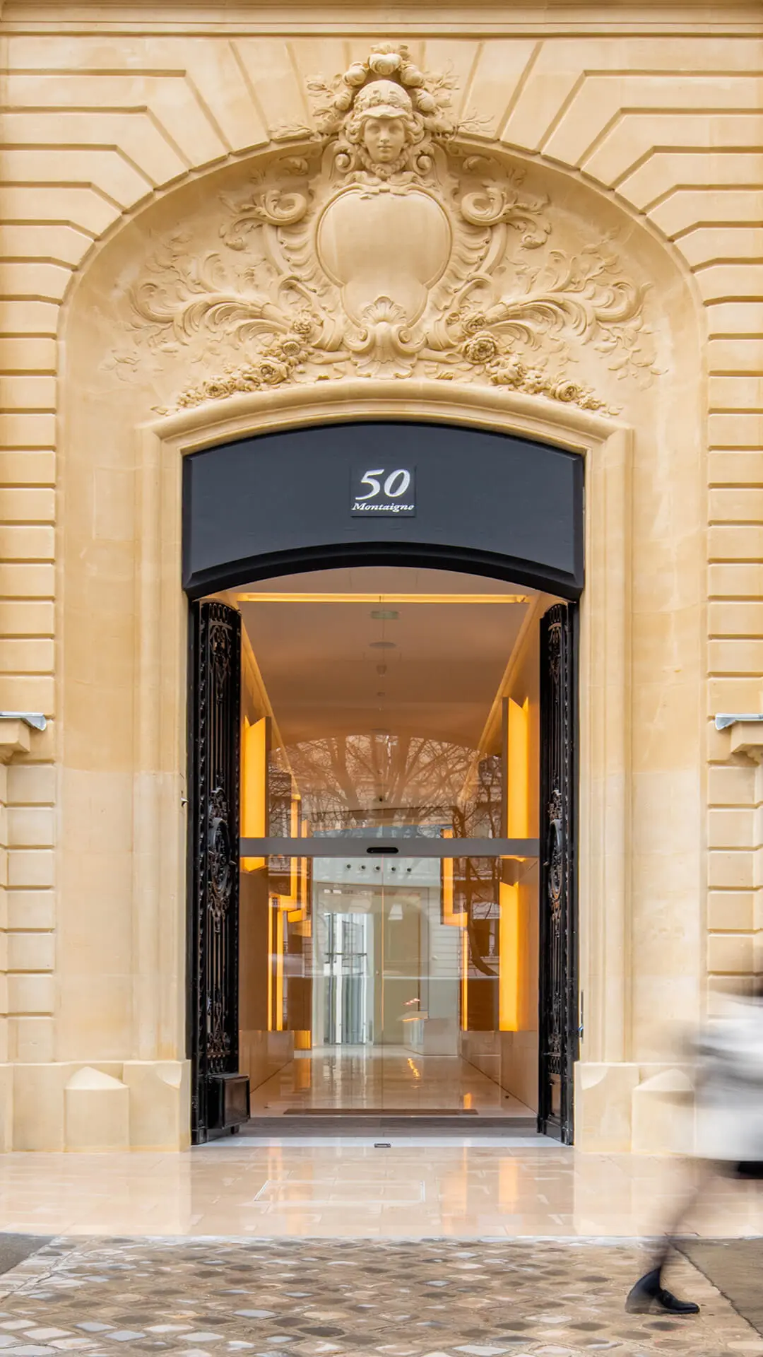 50 Avenue Montaigne Entrance
